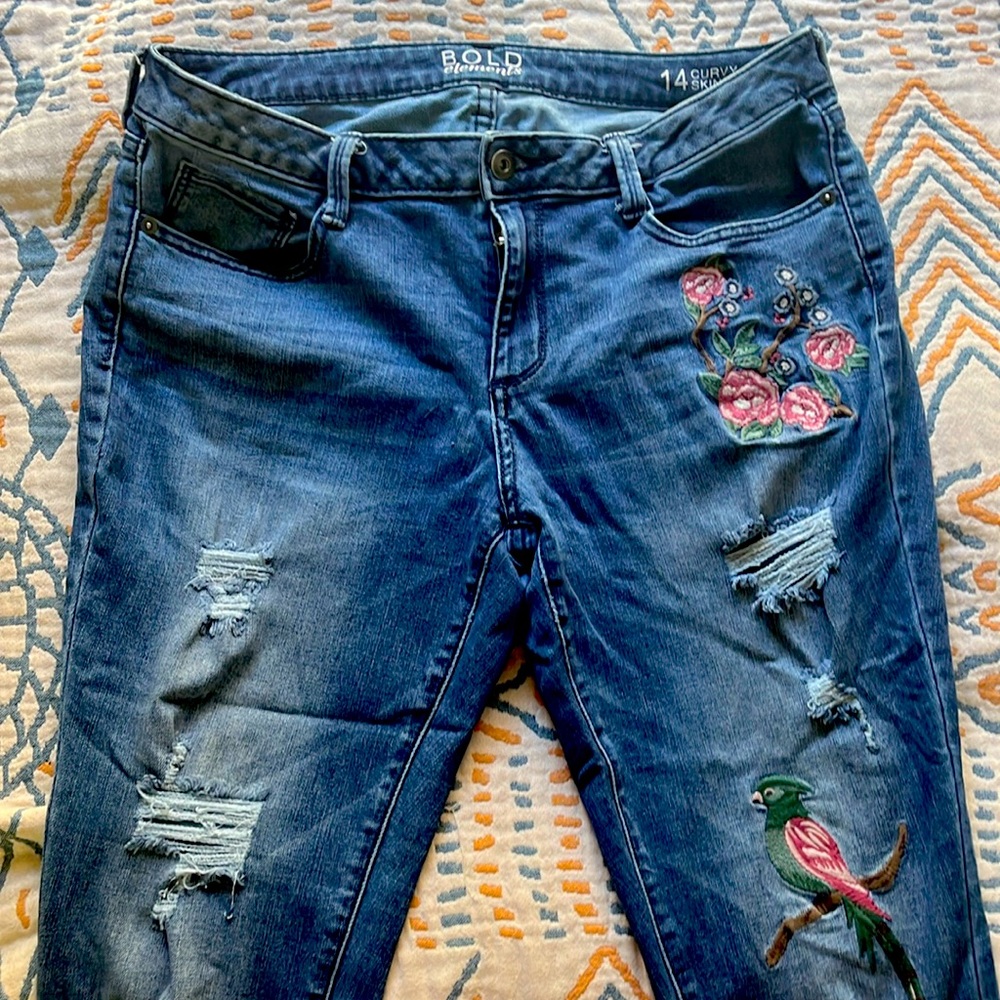 Embroidered skinny jeans